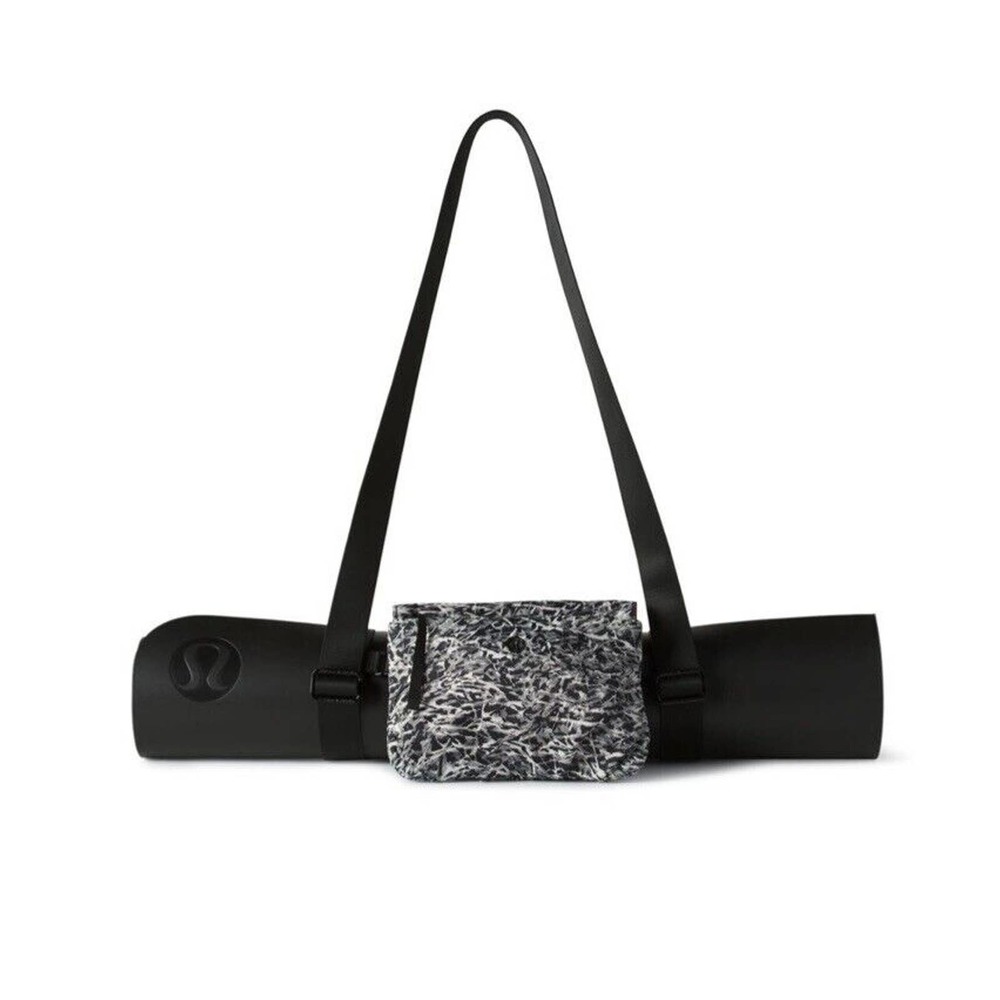 lululemon athletica Black and White Crossbody Yoga Mat Carrier Bag